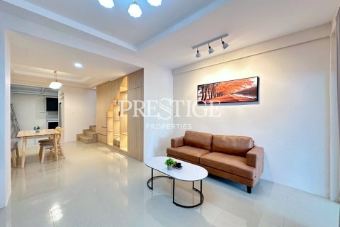 Casa de 2 dormitorios en Pattaya, Tailandia № 208971 - foto 3