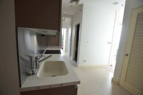 Condominio de 3 dormitorios en Bangkok, Tailandia № 66495 - foto 9