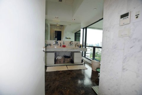Condominio de 3 dormitorios en Bangkok, Tailandia № 66496 - foto 13