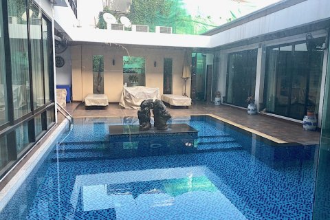 Casa de 7 dormitorios en Bangkok, Tailandia № 66492 - foto 17