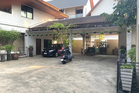 Casa de 7 dormitorios en Bangkok, Tailandia № 66492 - foto 15