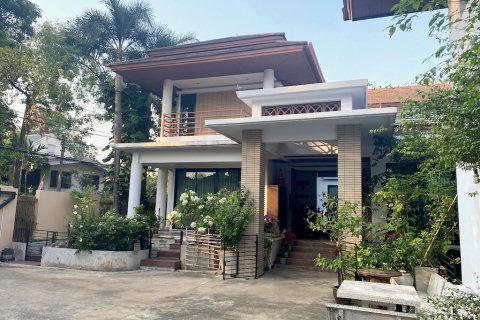 Casa de 7 dormitorios en Bangkok, Tailandia № 66492 - foto 4