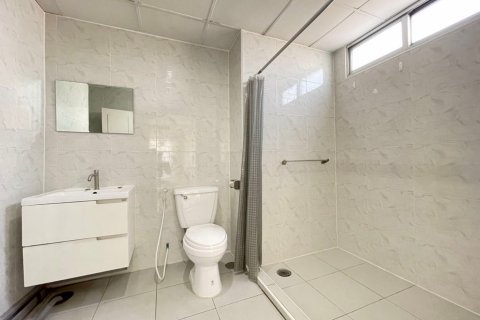 Condominio de 2 dormitorios en Ratchathewi, Bangkok, Tailandia № 47778 - foto 5