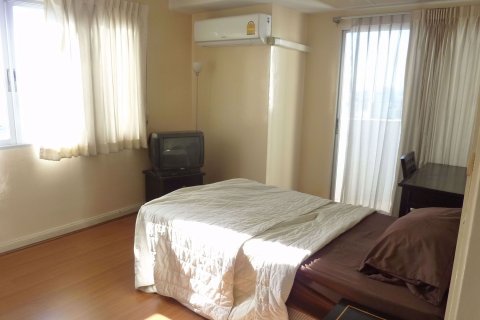 Condominio de 2 dormitorios en Ratchathewi, Bangkok, Tailandia № 47778 - foto 4