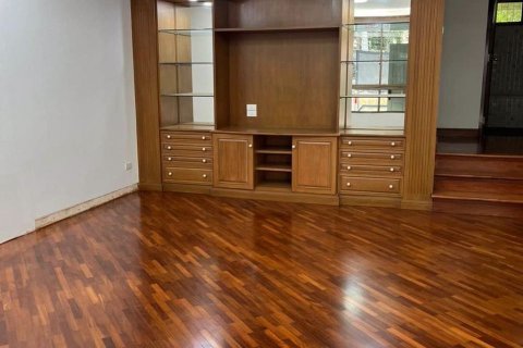 Haus in Watthana, Bangkok, Thailand 4 Schlafzimmer № 47772 - Foto 3