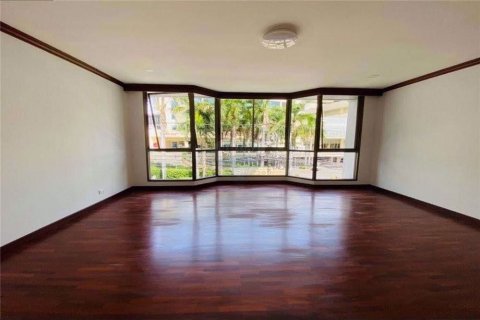 Maison à Watthana, Bangkok, Thaïlande 4 chambres № 47772