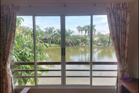 Casa de 3 dormitorios en Chiang Mai, Tailandia № 162656 - foto 17