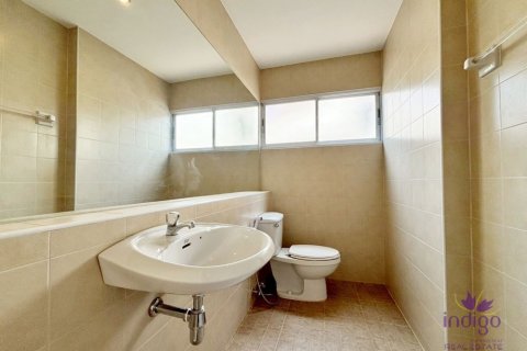 Casa de 3 dormitorios en Chiang Mai, Tailandia № 162656 - foto 11