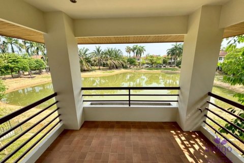 Casa de 3 dormitorios en Chiang Mai, Tailandia № 162656 - foto 13