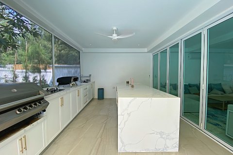 Chalet de 4 dormitorios en Hua Hin, Tailandia № 168304 - foto 10