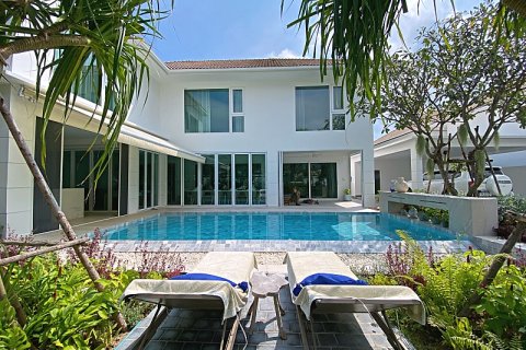 Chalet de 4 dormitorios en Hua Hin, Tailandia № 168304 - foto 2