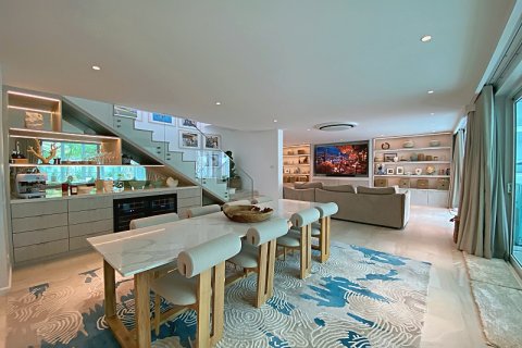 Chalet de 4 dormitorios en Hua Hin, Tailandia № 168304 - foto 15