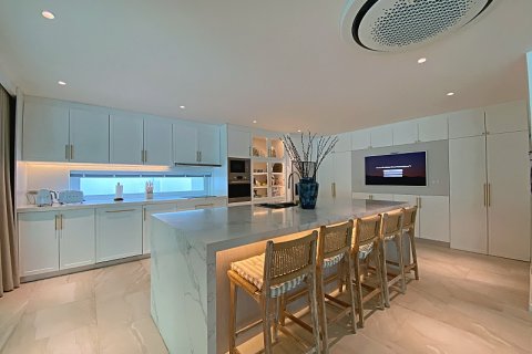 Chalet de 4 dormitorios en Hua Hin, Tailandia № 168304 - foto 18