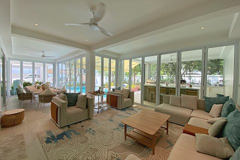 Chalet de 4 dormitorios en Hua Hin, Tailandia № 168304 - foto 6