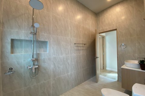Chalet de 3 dormitorios en Hua Hin, Tailandia № 168266 - foto 22
