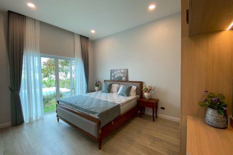 Chalet de 3 dormitorios en Hua Hin, Tailandia № 168266 - foto 20
