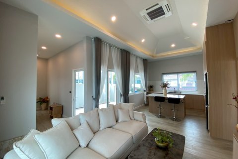 Chalet de 3 dormitorios en Hua Hin, Tailandia № 168266 - foto 7