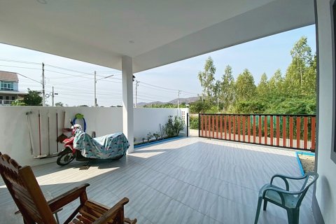Chalet de 3 dormitorios en Hua Hin, Tailandia № 168269 - foto 6