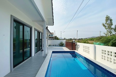 Chalet de 3 dormitorios en Hua Hin, Tailandia № 168269 - foto 3