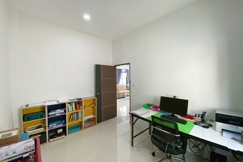 Chalet de 3 dormitorios en Hua Hin, Tailandia № 168269 - foto 25