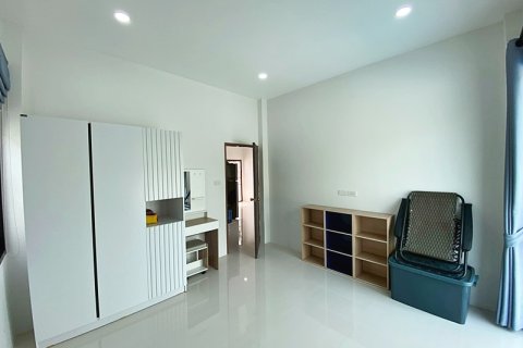 Chalet de 3 dormitorios en Hua Hin, Tailandia № 168269 - foto 27