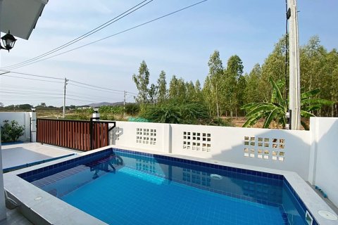 Chalet de 3 dormitorios en Hua Hin, Tailandia № 168269 - foto 4