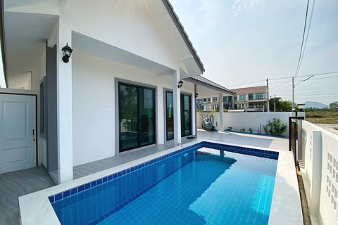 Chalet de 3 dormitorios en Hua Hin, Tailandia № 168269 - foto 2