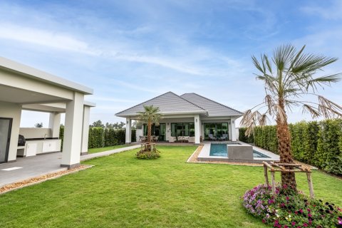 Chalet de 3 dormitorios en Hua Hin, Tailandia № 168267 - foto 23