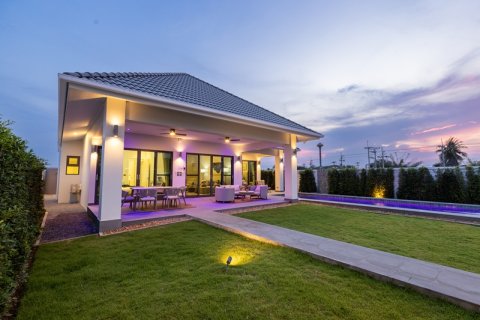 Chalet de 3 dormitorios en Hua Hin, Tailandia № 168267 - foto 7