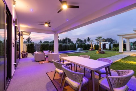 Chalet de 3 dormitorios en Hua Hin, Tailandia № 168267 - foto 2