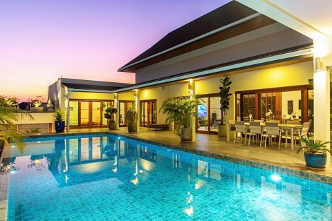 Chalet de 4 dormitorios en Hua Hin, Tailandia № 168268 - foto 5