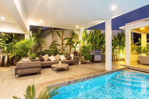 Chalet de 4 dormitorios en Hua Hin, Tailandia № 168268 - foto 8