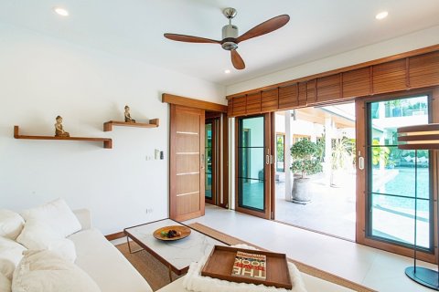 Chalet de 4 dormitorios en Hua Hin, Tailandia № 168268 - foto 20