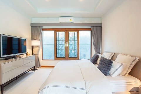 Chalet de 4 dormitorios en Hua Hin, Tailandia № 168268 - foto 22