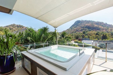 Chalet de 4 dormitorios en Hua Hin, Tailandia № 168268 - foto 30