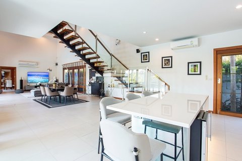 Chalet de 4 dormitorios en Hua Hin, Tailandia № 168268 - foto 17