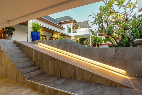 Chalet de 4 dormitorios en Hua Hin, Tailandia № 168268 - foto 9