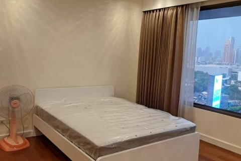Condo in Sathon, Bangkok, Thailand, 2 bedrooms № 163336 - photo 4