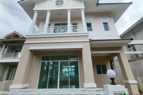 Casa de 3 dormitorios en Bangkok, Tailandia № 189191 - foto 3