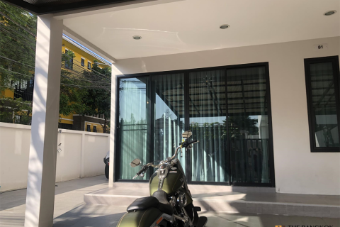 Casa de 4 dormitorios en Bangkok, Tailandia № 189361 - foto 8