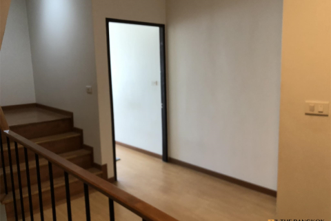 Casa de 4 dormitorios en Bangkok, Tailandia № 189361 - foto 10