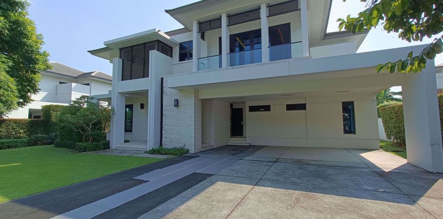 Maison à Nonthaburi, Thaïlande 4 chambres № 47520