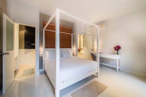 Chalet de 3 dormitorios en Phuket, Tailandia № 114003 - foto 10