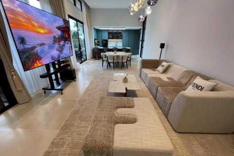 Chalet de 3 dormitorios en Pattaya, Tailandia № 151117 - foto 2