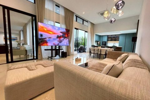 Chalet de 3 dormitorios en Pattaya, Tailandia № 151117 - foto 6