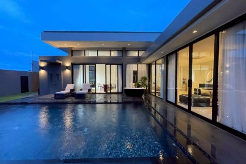 Chalet de 3 dormitorios en Pattaya, Tailandia № 151117