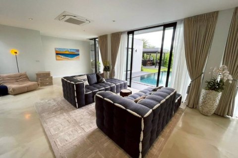 Chalet de 3 dormitorios en Pattaya, Tailandia № 151117 - foto 8