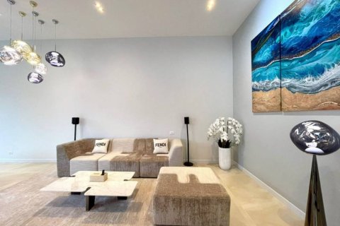 Chalet de 3 dormitorios en Pattaya, Tailandia № 151117 - foto 4