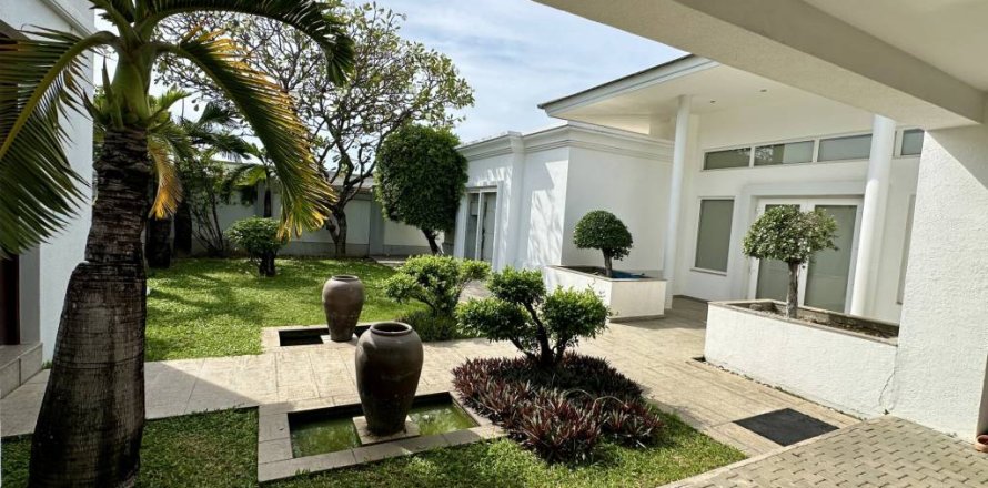 Villa in Pattaya, Thailand 4 Schlafzimmer № 159942