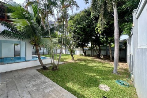 Villa in Pattaya, Thailand 4 Schlafzimmer № 159942 - Foto 9